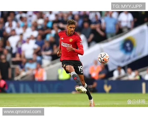 矮个子足球明星的逆袭之路如何打破身高限制成就辉煌职业生涯